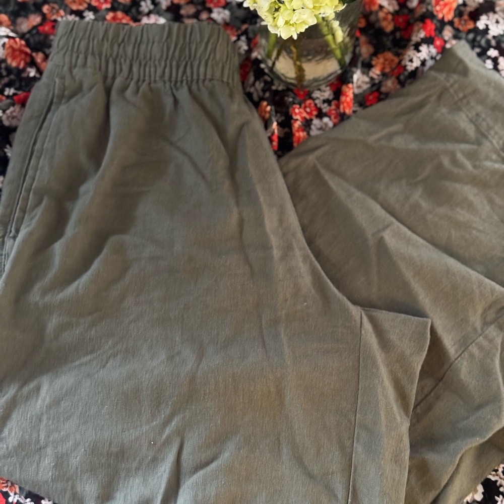 Old Navy Green Wide Leg Pants with Elastic Waistband